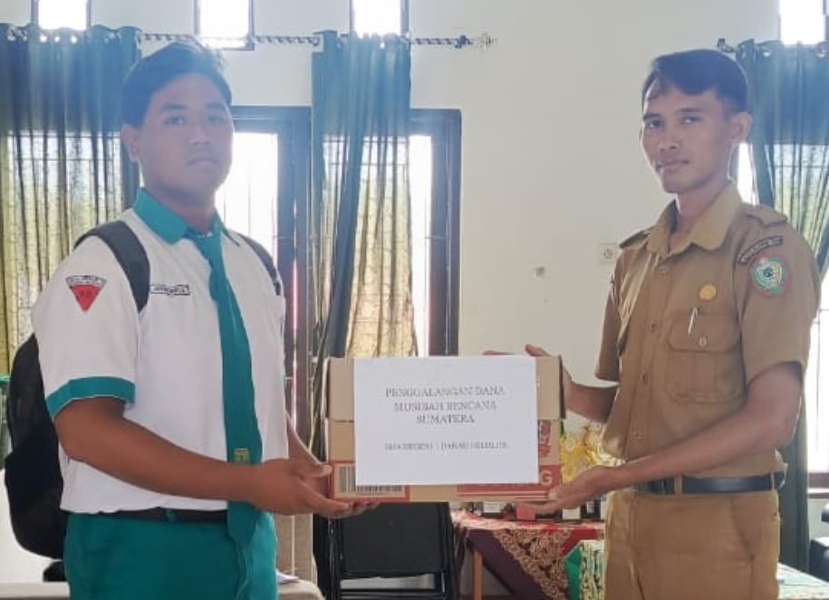 SMA NEGERI 1 DANAU SELULUK (SMA NESADA) WUJUDKAN EMPATI MELALUI PENGGALANGAN DANA UNTUK KORBAN BENCANA SUMATERA