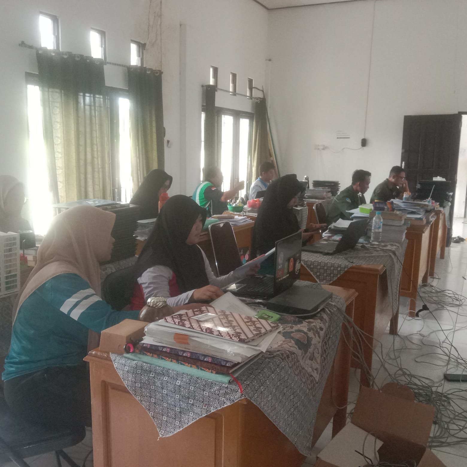 Pengisian Rapor Semester: Semangat dan Profesionalisme Guru SMA Nesada